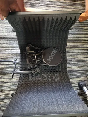 Rode NT2-A Mic + Pop-Filter + Acoustic Shield + Shock Mount