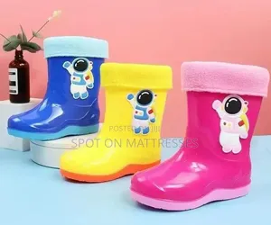 Kids' Warm Gumboots. Sizes 31-40. Nationwide Delivery.