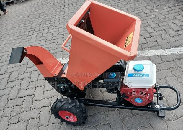 Wood Chipping Machine - main view