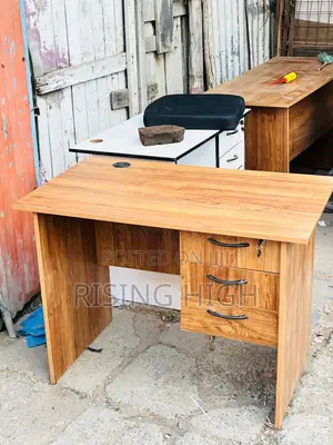 Office Desks Size 1 Meter. Premium Finish