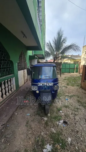 Piaggio 2013 Blue