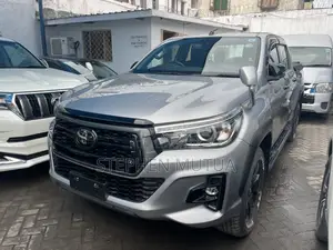 Toyota Hilux Revo Double Cab Deisel 2.4 AWD 2019 Silver