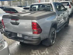 Toyota Hilux Revo Double Cab Deisel 2.4 AWD 2019 Silver