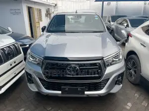 Toyota Hilux Revo Double Cab Deisel 2.4 AWD 2019 Silver