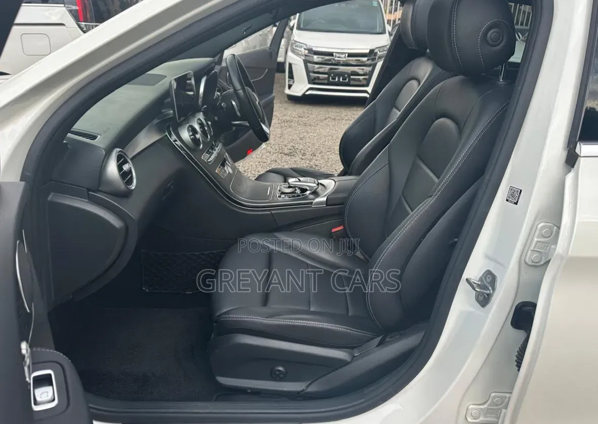 Mercedes-Benz C200 2019 White