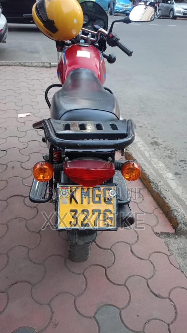 Bajaj Boxer 150 UG 2025 Red