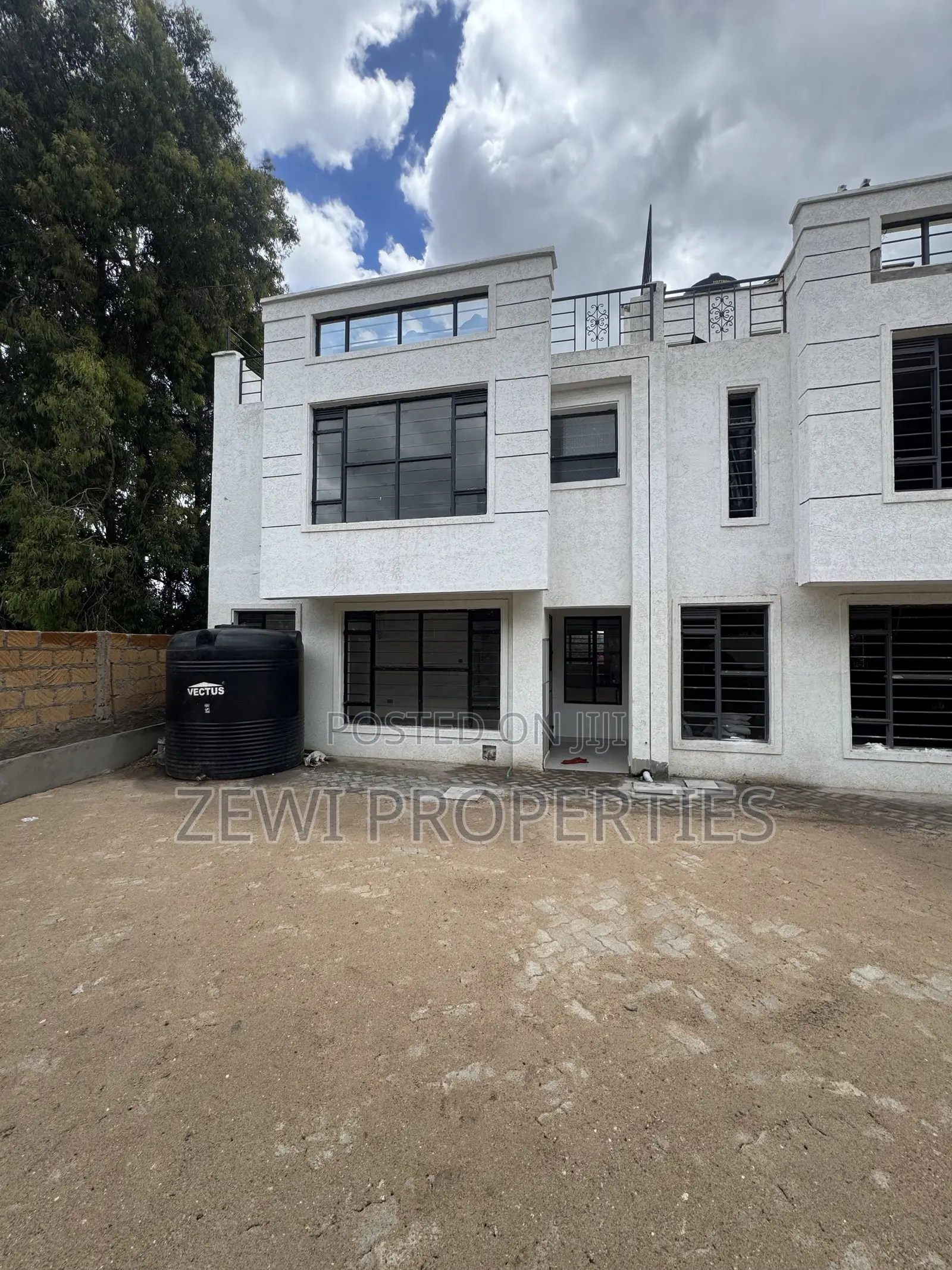 4bdrm Mansion in Ole Polos for sale