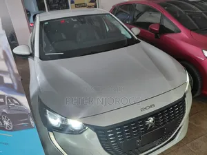 Peugeot 208 2021 White