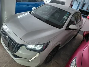 Peugeot 208 2021 White