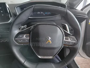Peugeot 208 2021 White