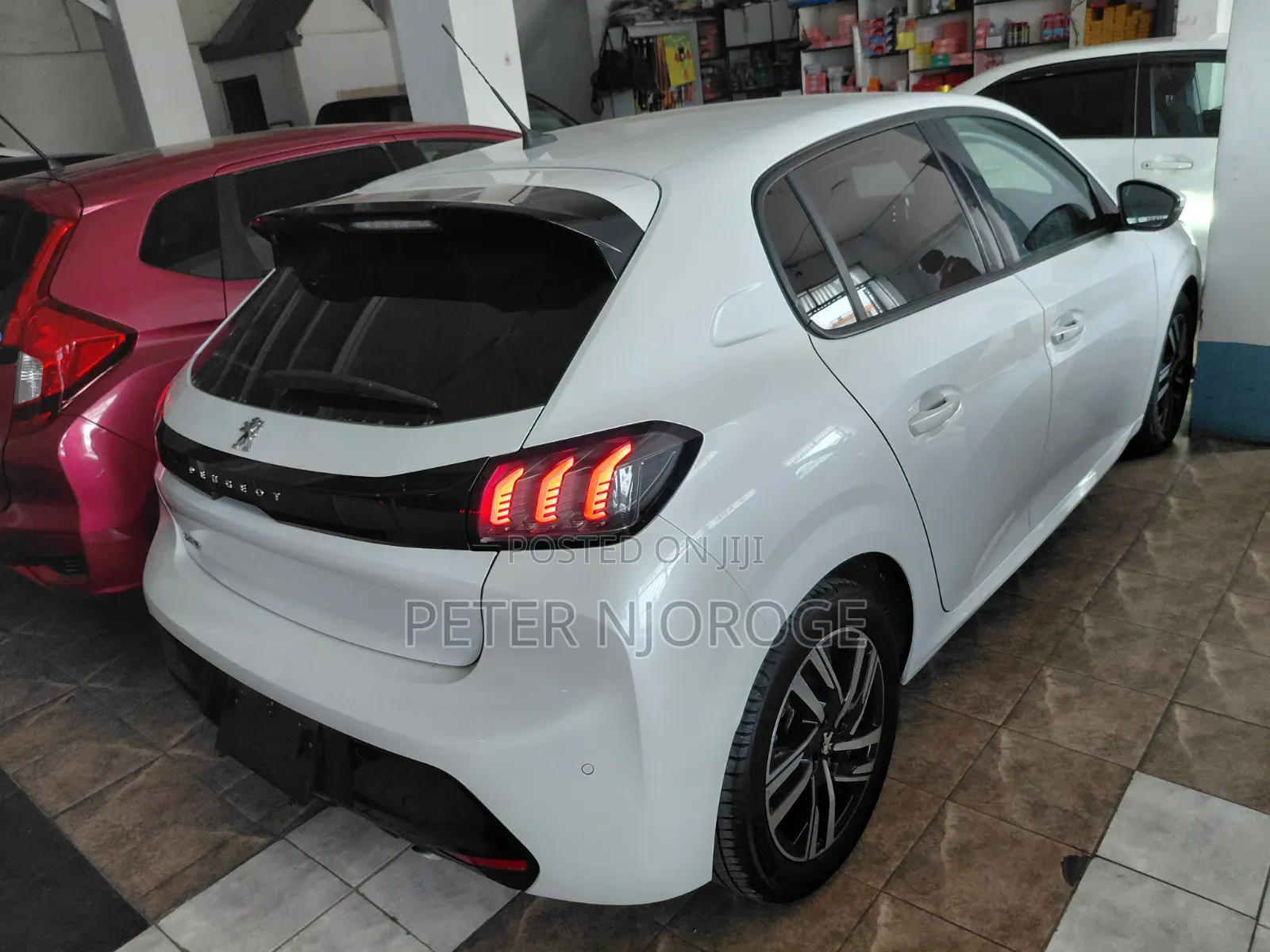 Peugeot 208 2021 White