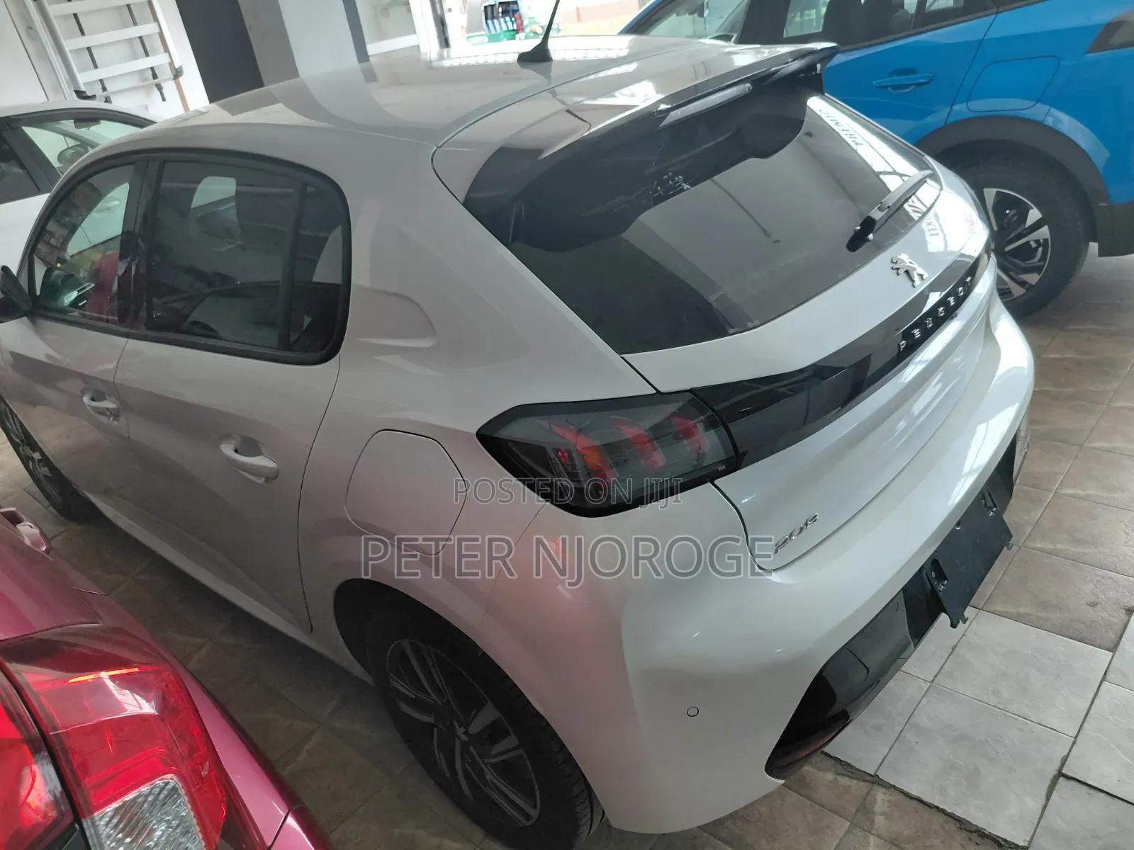 Peugeot 208 2021 White