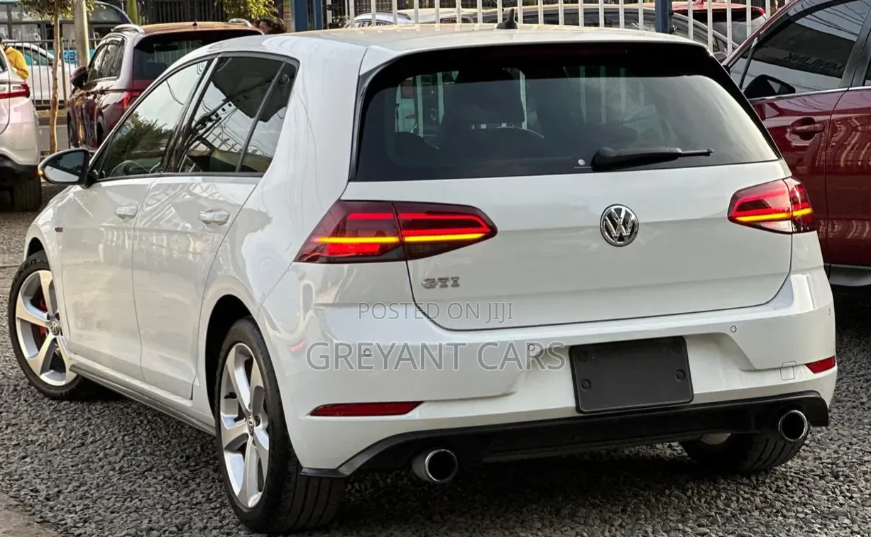 Volkswagen Golf GTI 2018 White