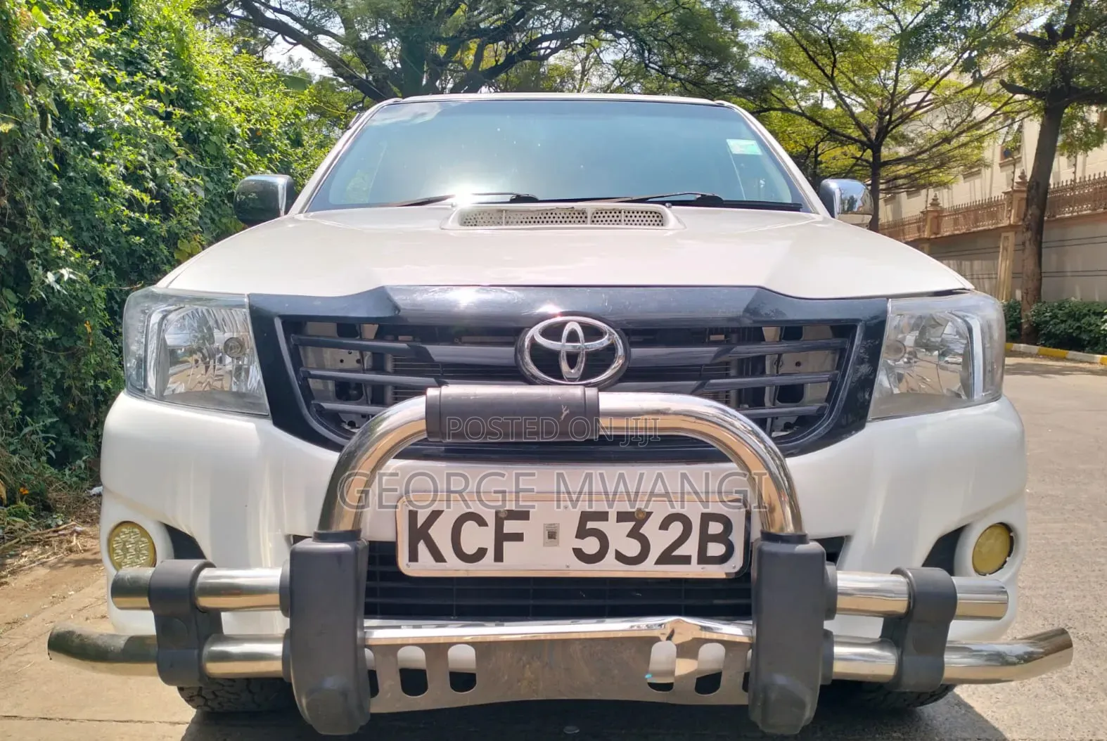 Toyota Hilux 2009 White