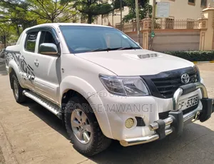 Toyota Hilux 2009 White