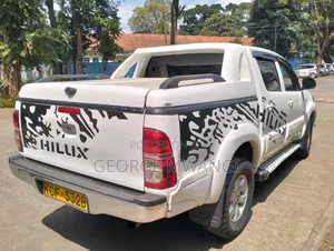 Toyota Hilux 2009 White