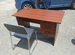 Waiting/Cfa Chair/Office Chair (Desk=4500)