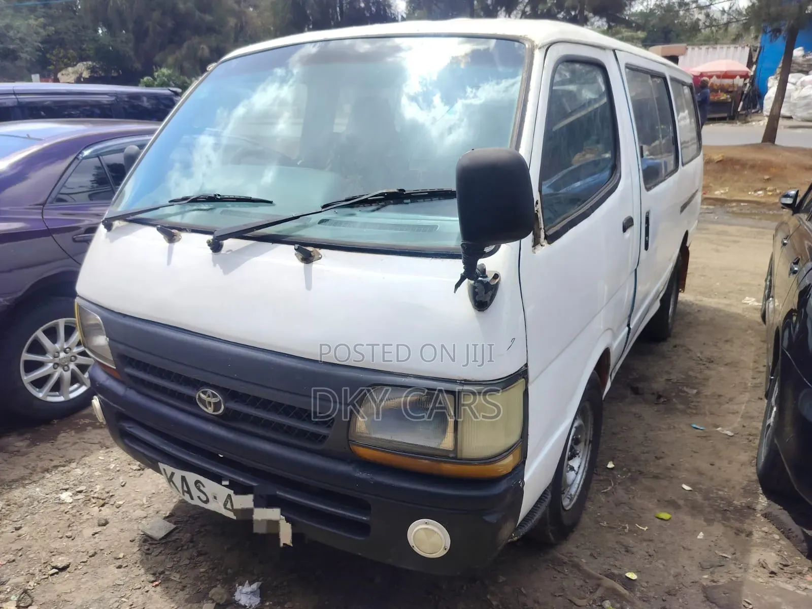 Toyota HiAce 2005 White