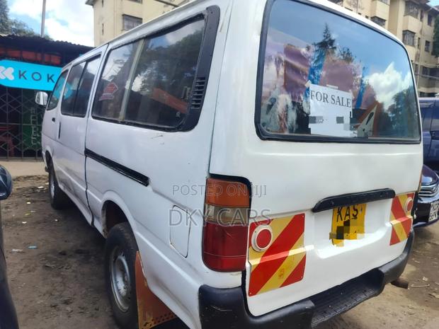 Toyota HiAce 2005 White - thumbnail 3