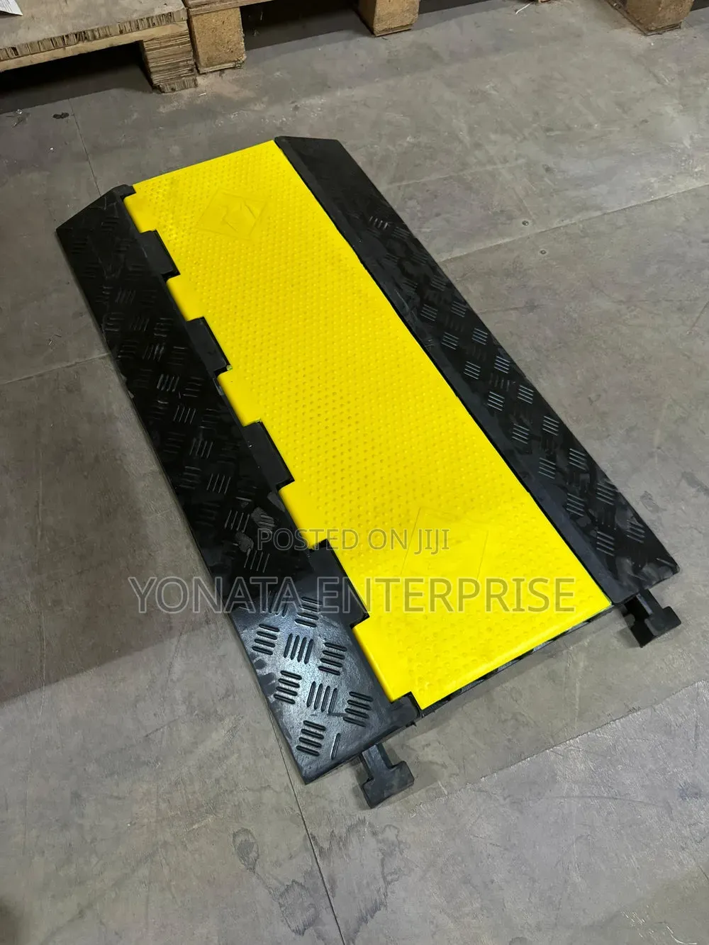 Heavy Duty 3 Channel Rubber Cable Protector