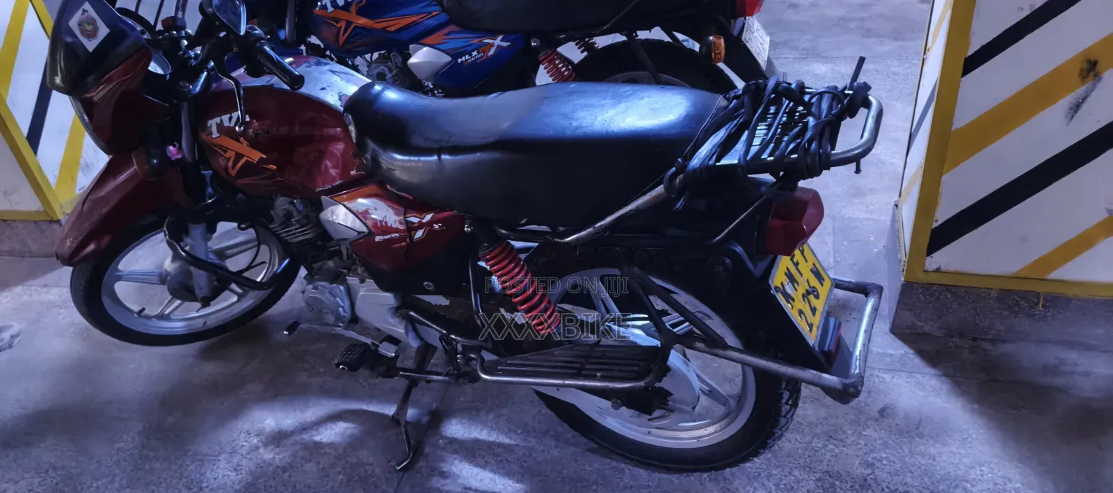 TVS HLX Plus ES 2021 Red