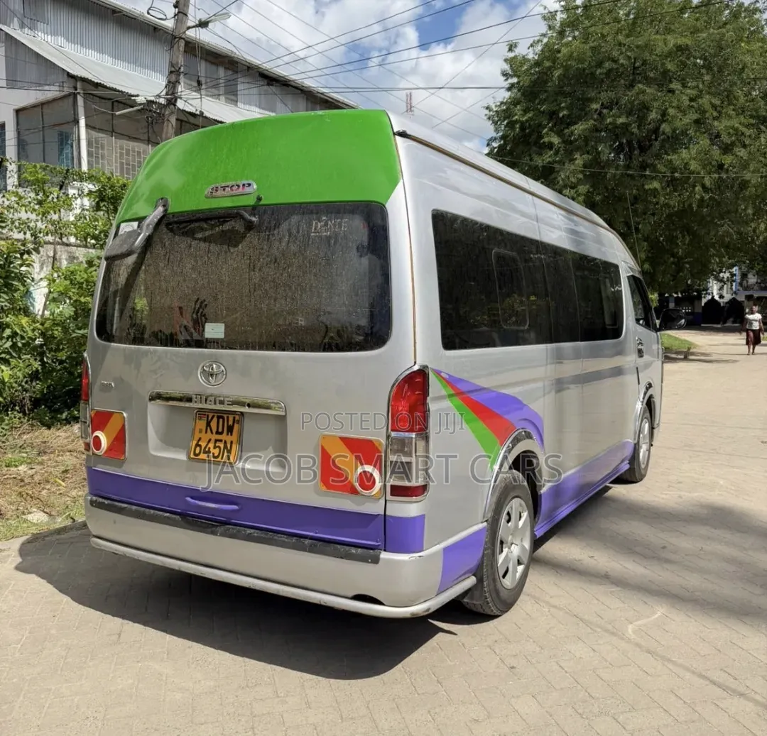 Toyota HiAce 2019 Silver