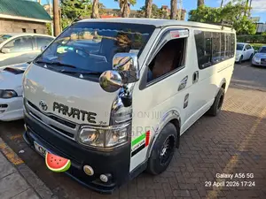 Toyota HiAce 2015 White