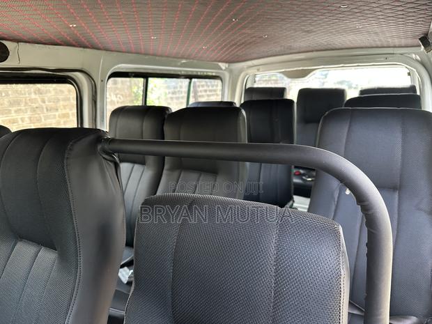 Toyota HiAce 2014 White - thumbnail 5