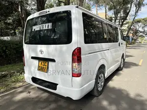 Toyota HiAce 2014 White