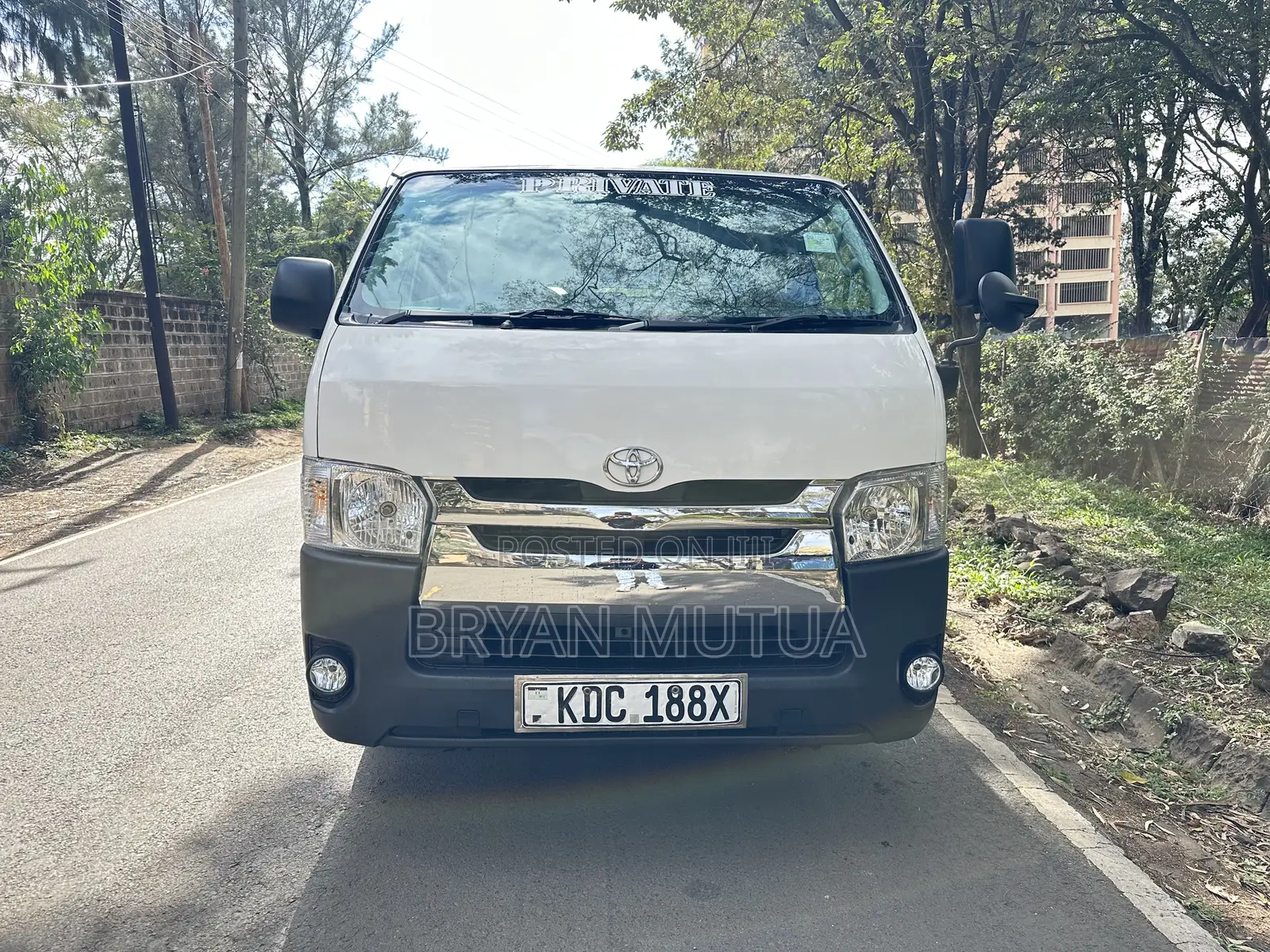 Toyota HiAce 2014 White