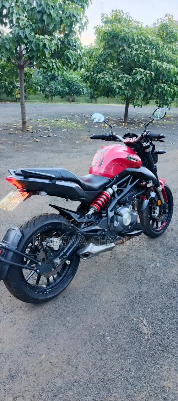 Benelli TNT 2021 Red