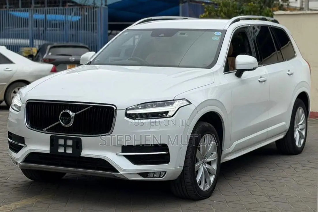 Volvo XC90 T5 Momentum 7 Passenger AWD 2020 White