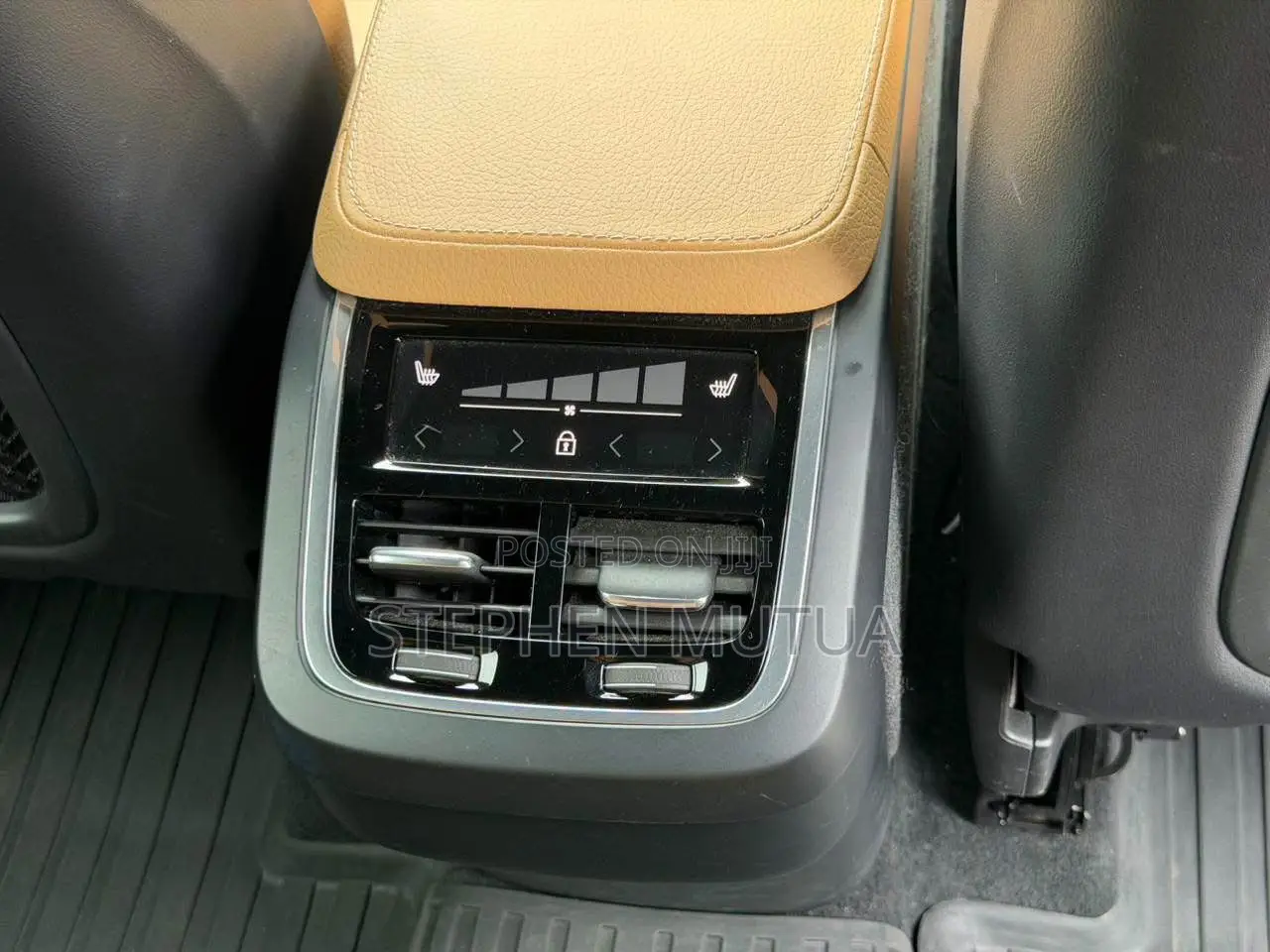 Volvo XC90 T5 Momentum 7 Passenger AWD 2020 White