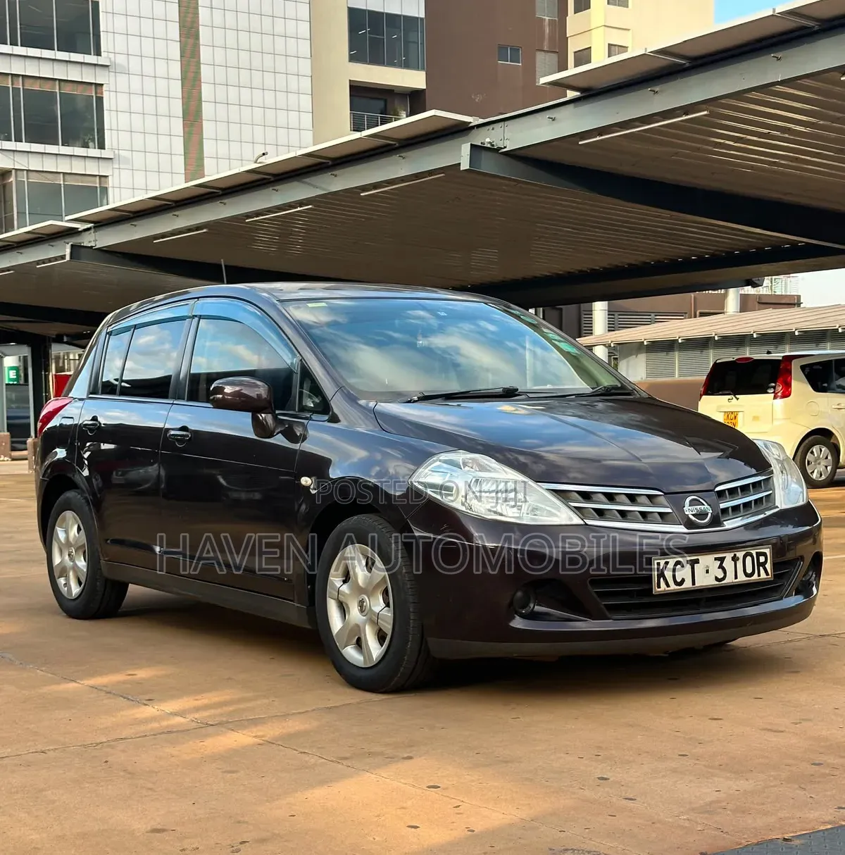Nissan Tiida 2012 Brown