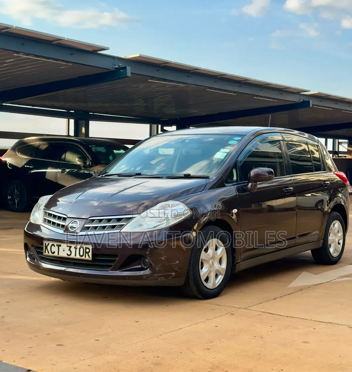Nissan Tiida 2012 Brown