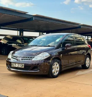 Nissan Tiida 2012 Brown