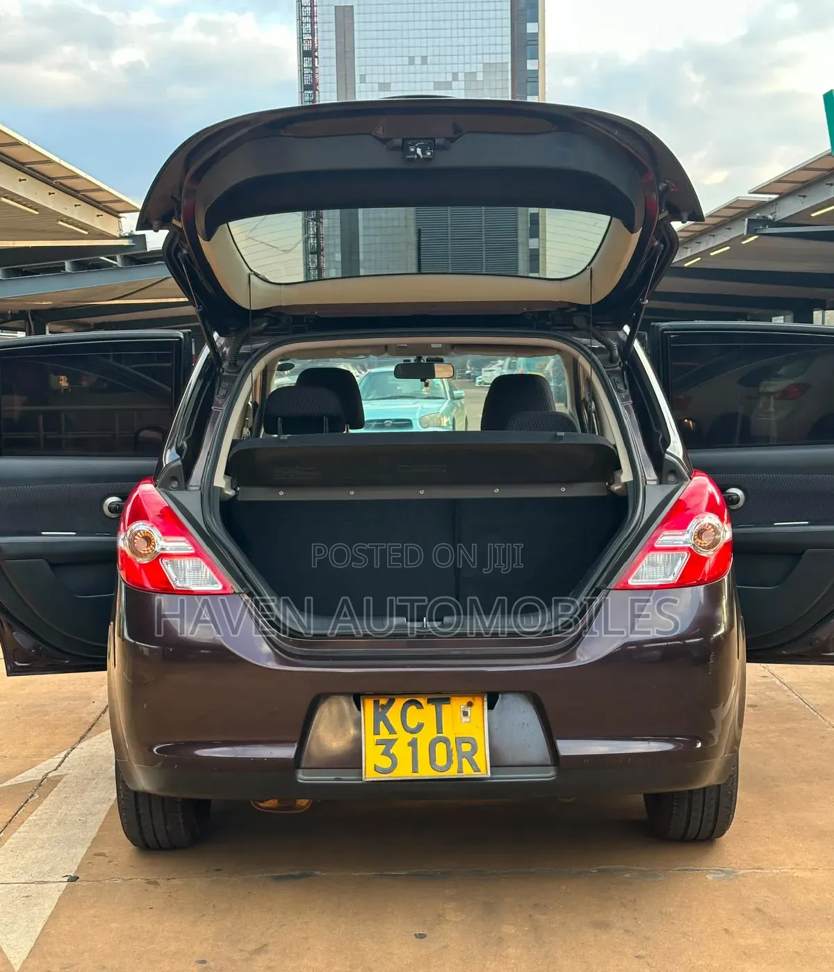 Nissan Tiida 2012 Brown