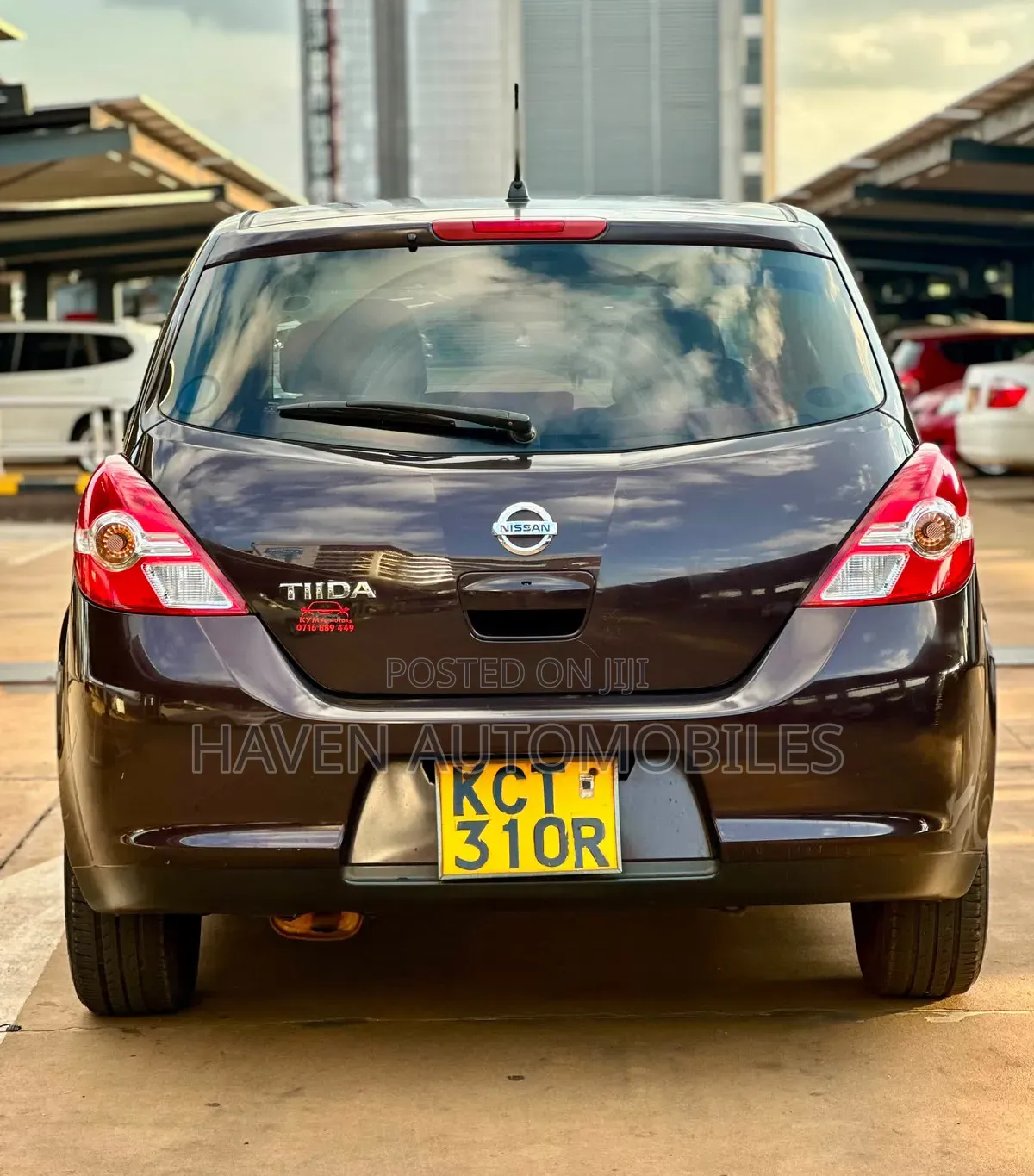 Nissan Tiida 2012 Brown