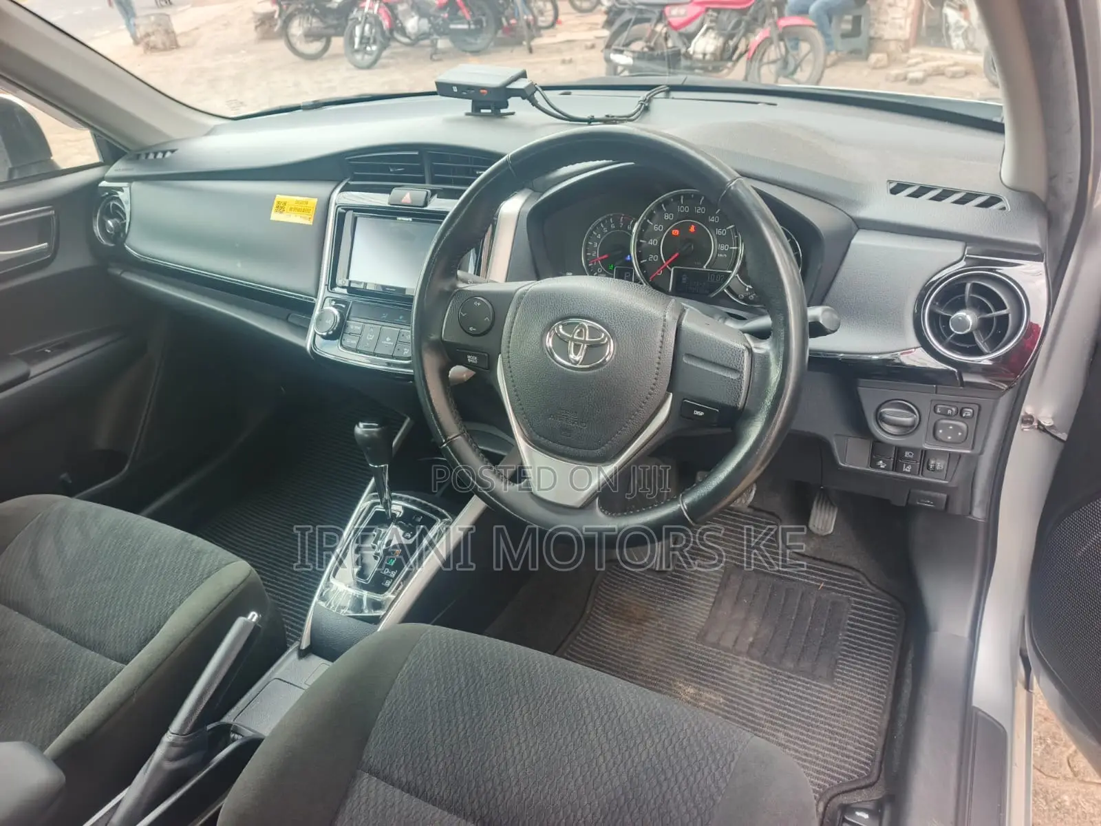 Toyota Axio 1.5 G 4WD 2019 Silver