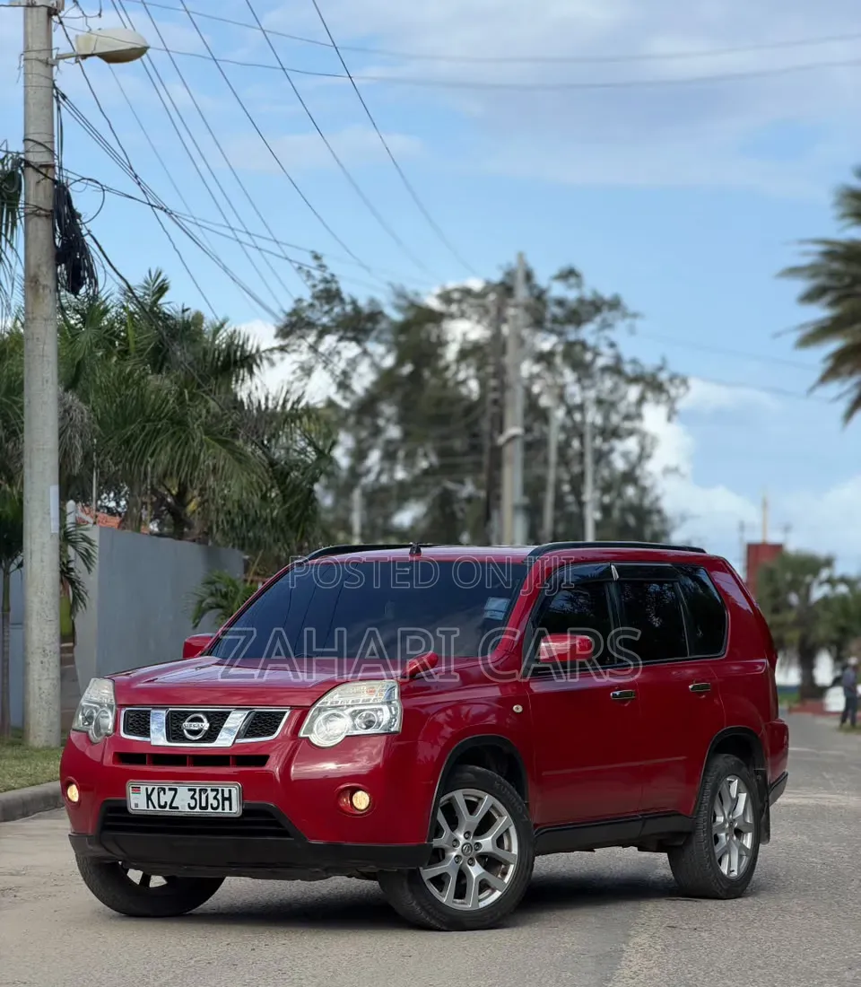 Nissan X-Trail 2013 Red