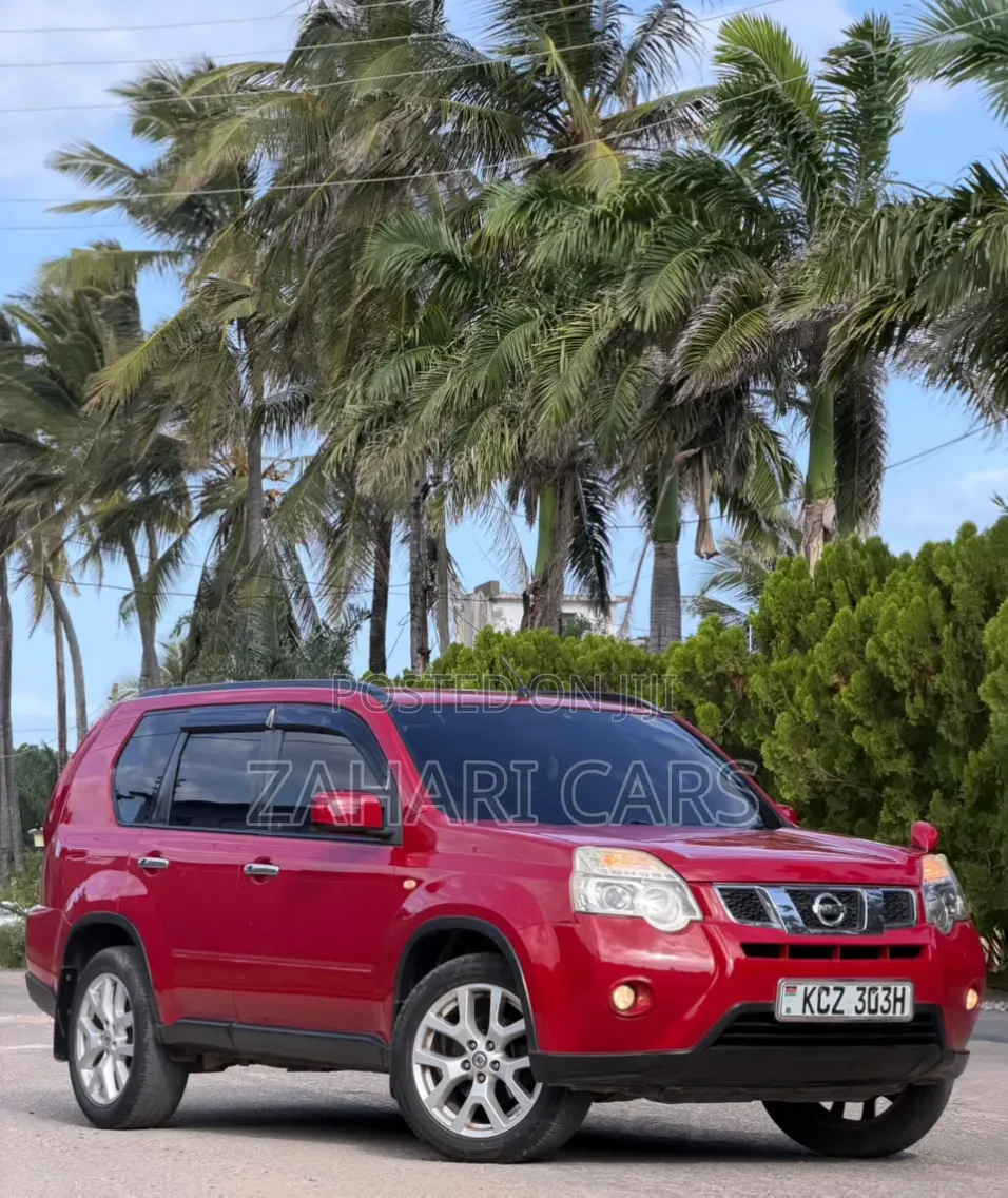 Nissan X-Trail 2013 Red
