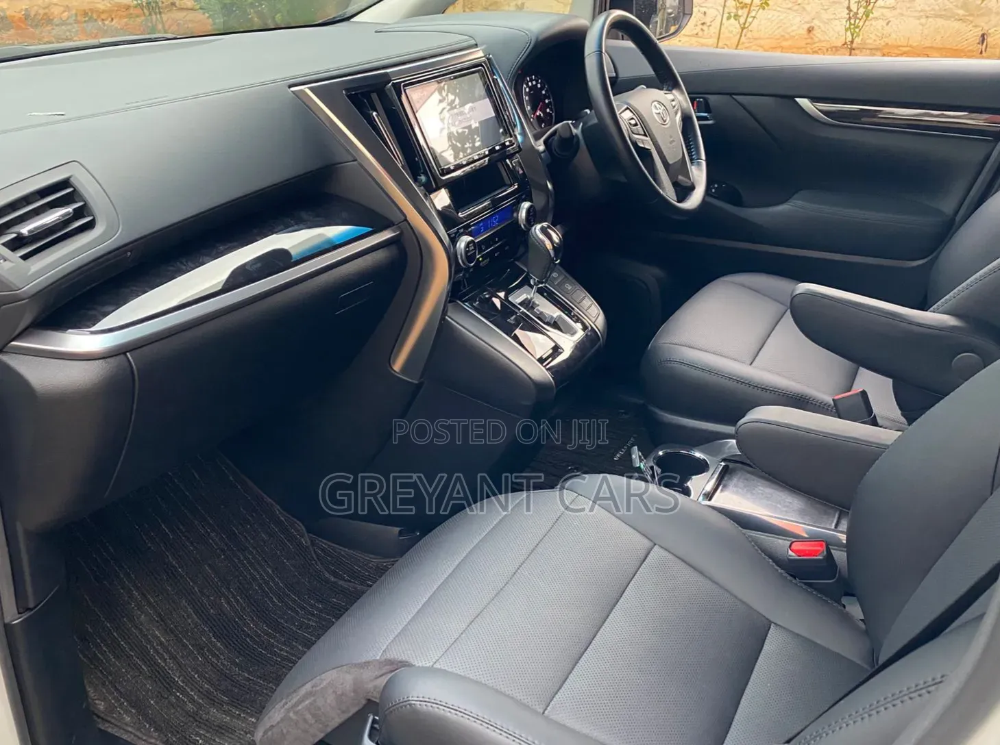 Toyota Alphard 2019 White