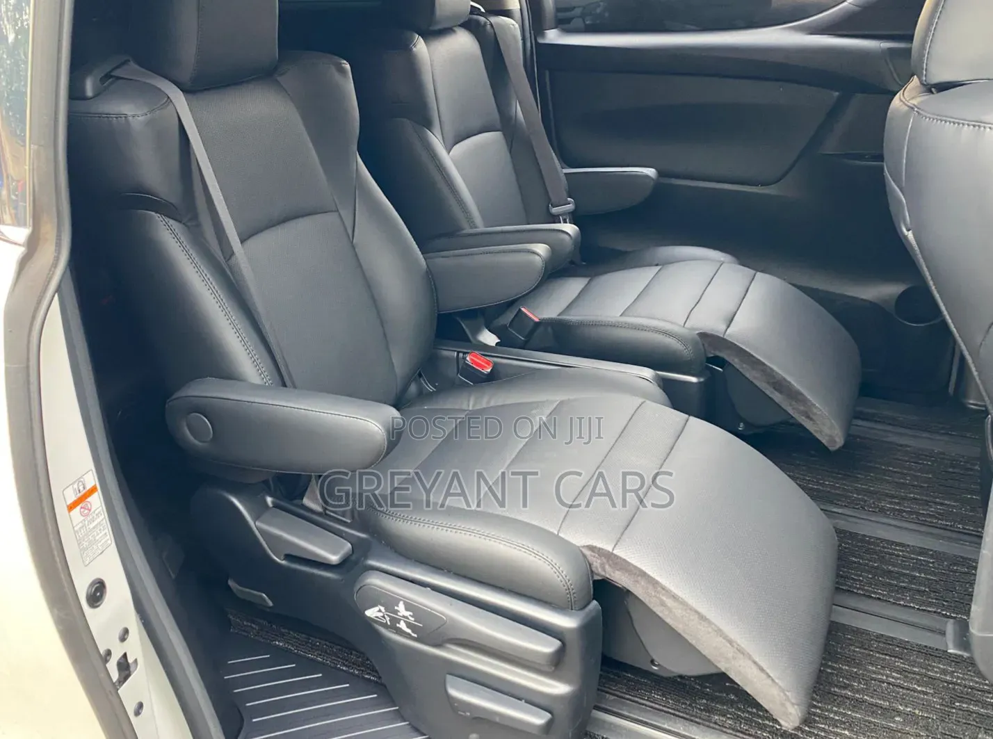 Toyota Alphard 2019 White