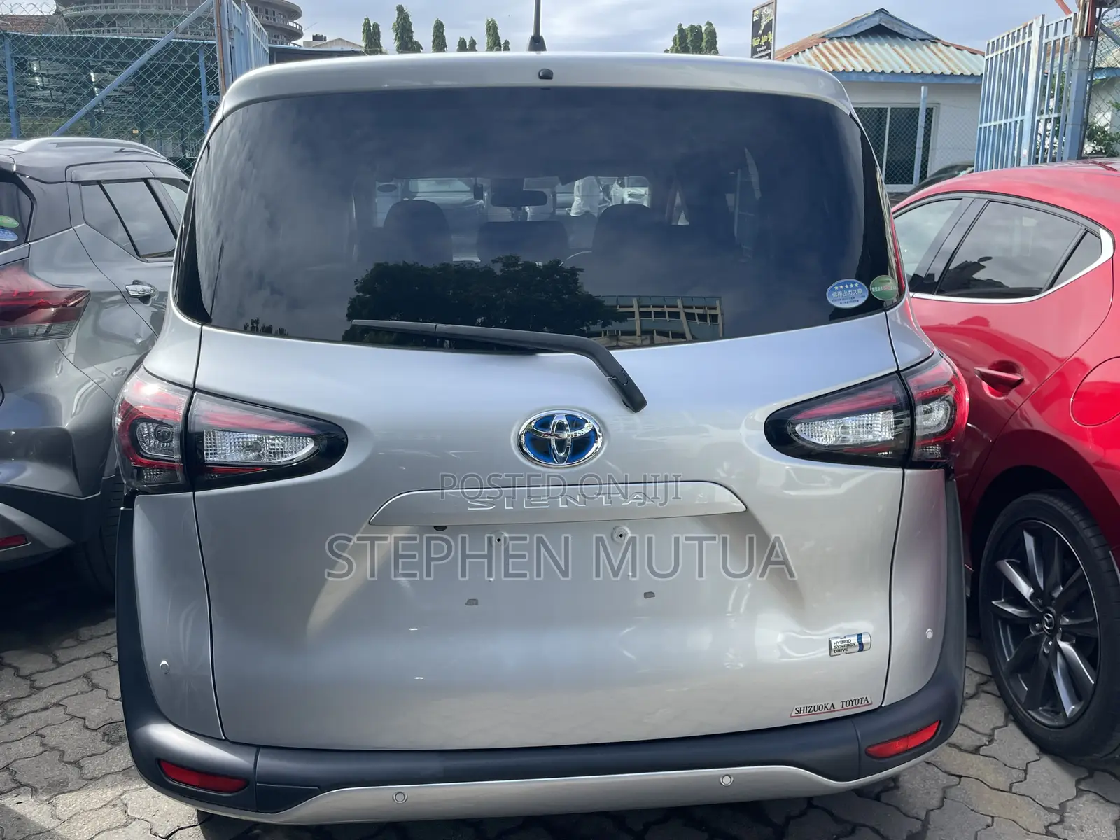 Toyota Sienta 1.5 Hybrid FWD 2019 Silver