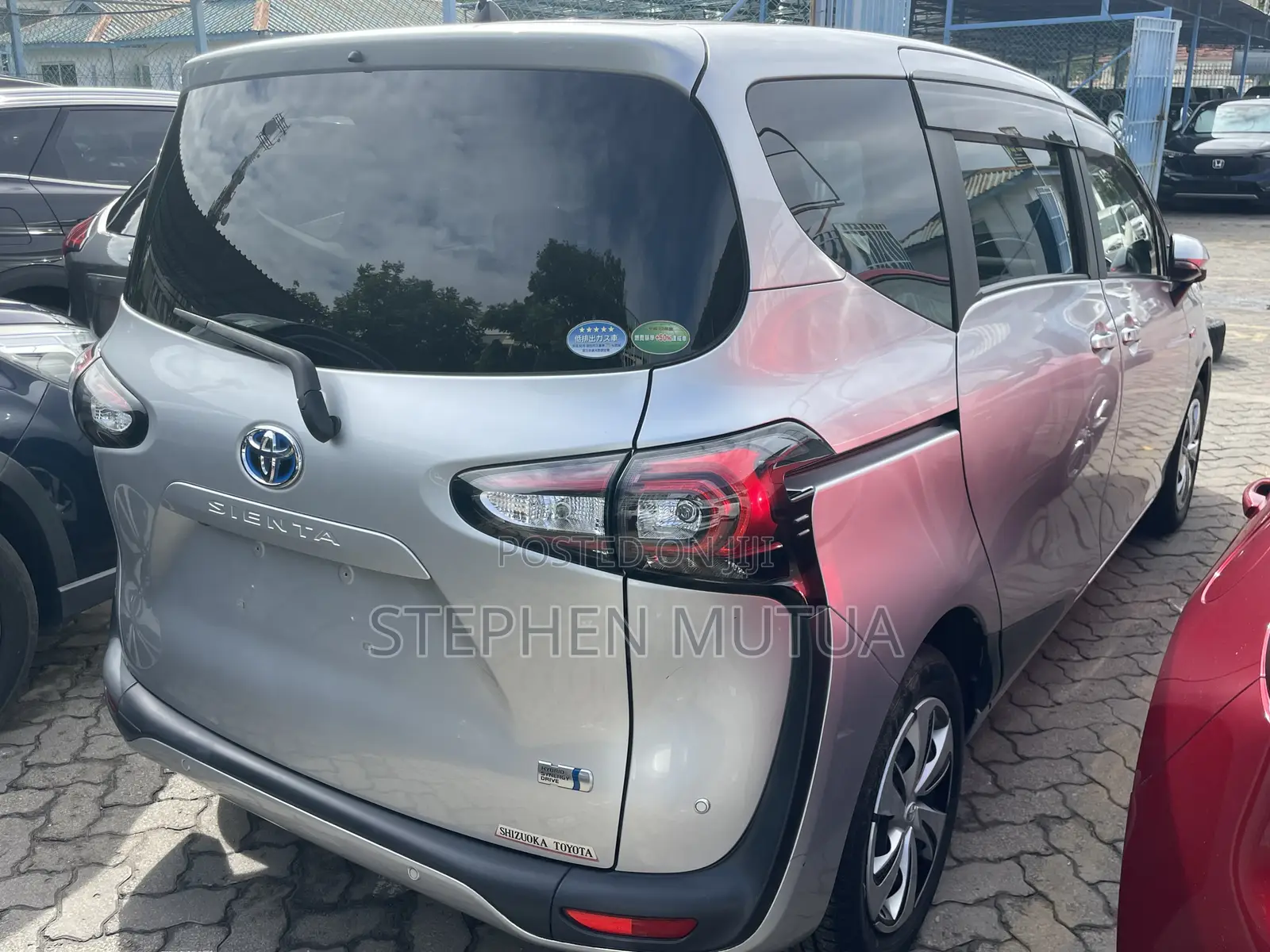 Toyota Sienta 1.5 Hybrid FWD 2019 Silver