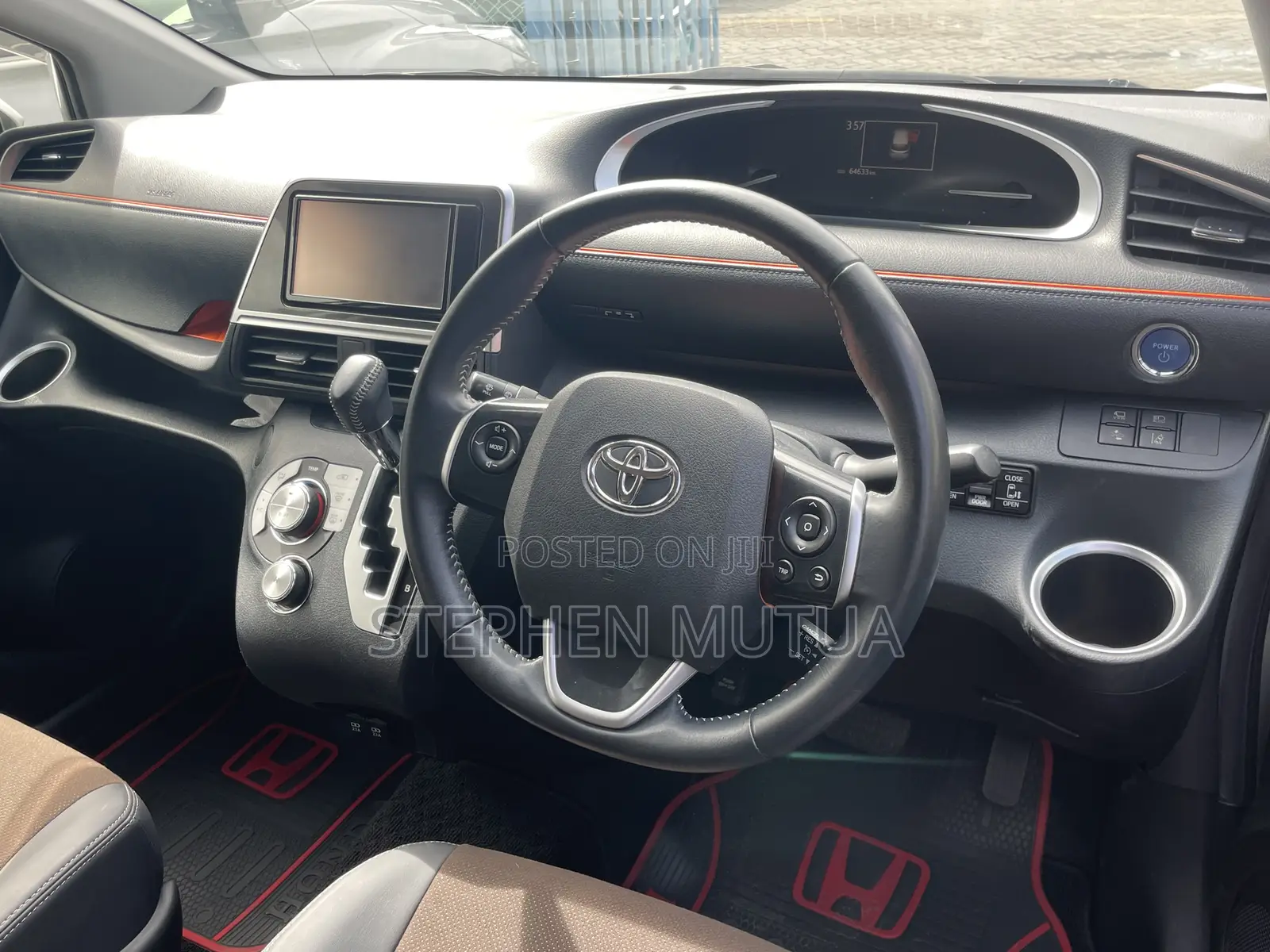 Toyota Sienta 1.5 Hybrid FWD 2019 Silver