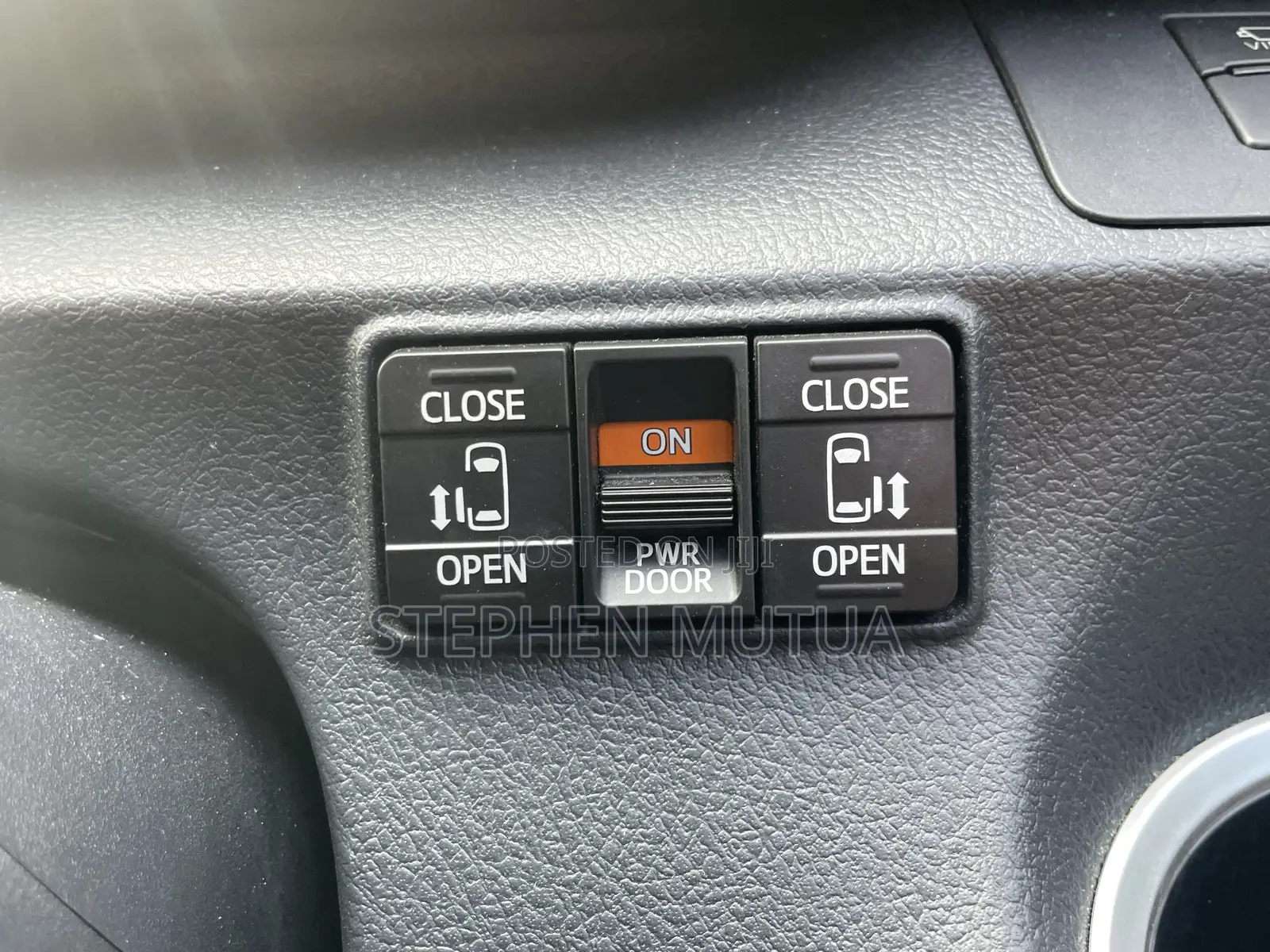 Toyota Sienta 1.5 Hybrid FWD 2019 Silver