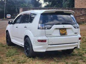 Mitsubishi Outlander 2010 White