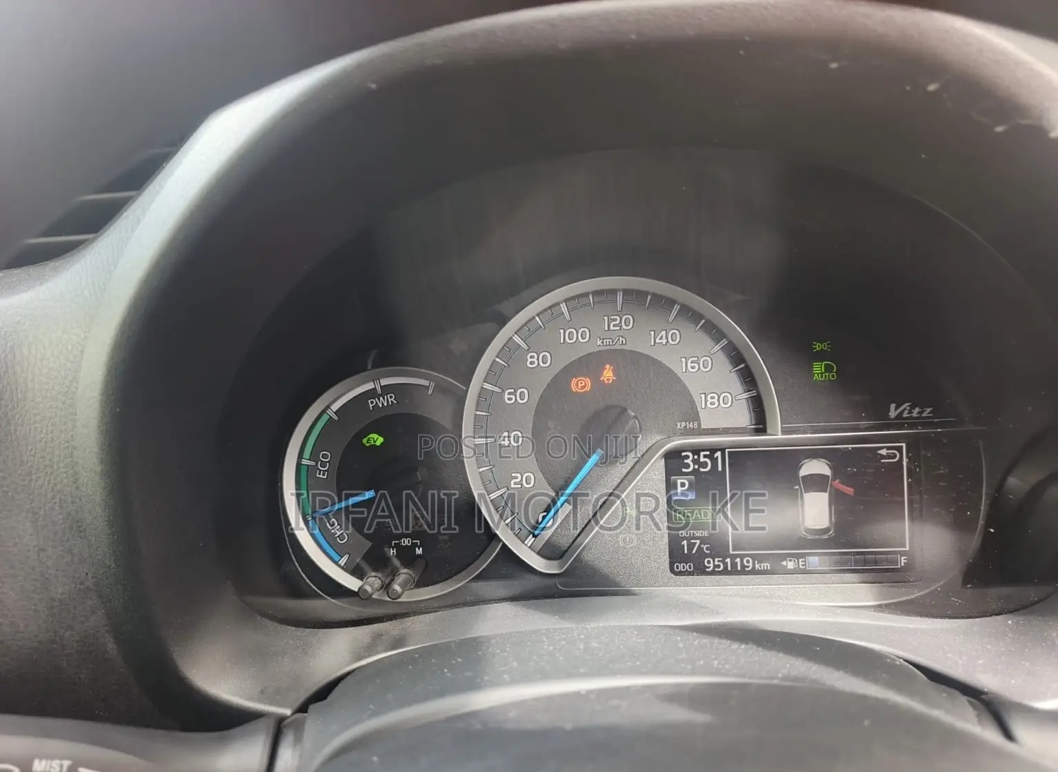 Toyota Vitz 1.5 FWD Hybrid 5dr 2019 White
