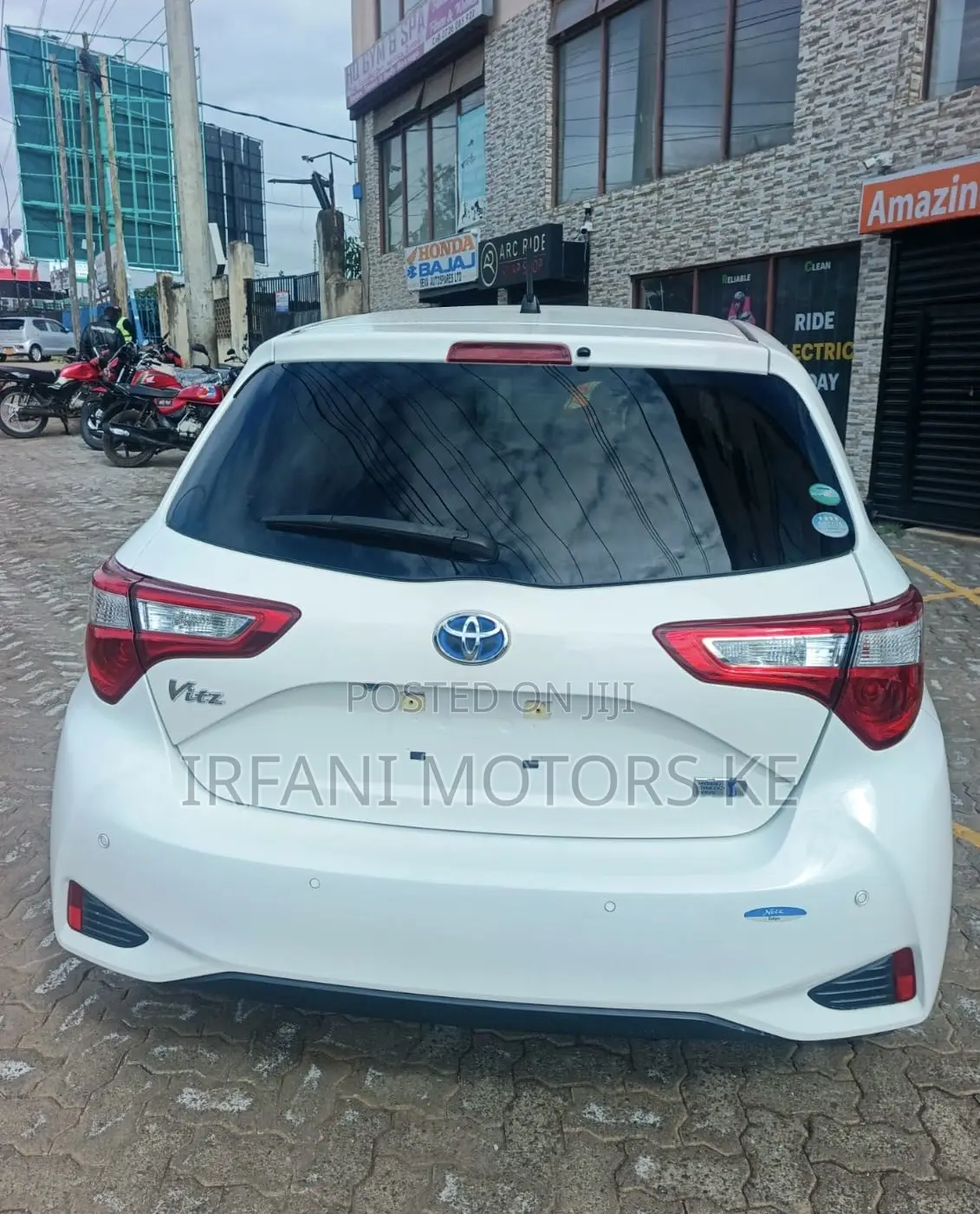 Toyota Vitz 1.5 FWD Hybrid 5dr 2019 White